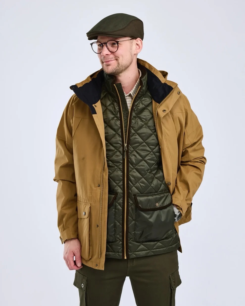 Pinewood Nydala Classic 2L miesten takki D.Sandstone-värisenä