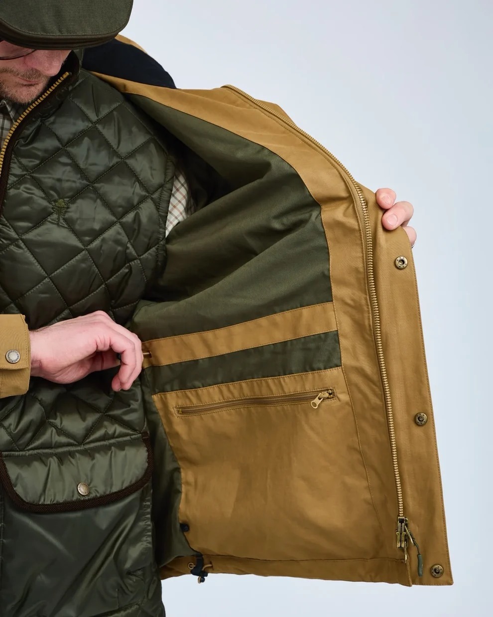 Pinewood Nydala Classic 2L miesten takki – Sandstone - Image 3