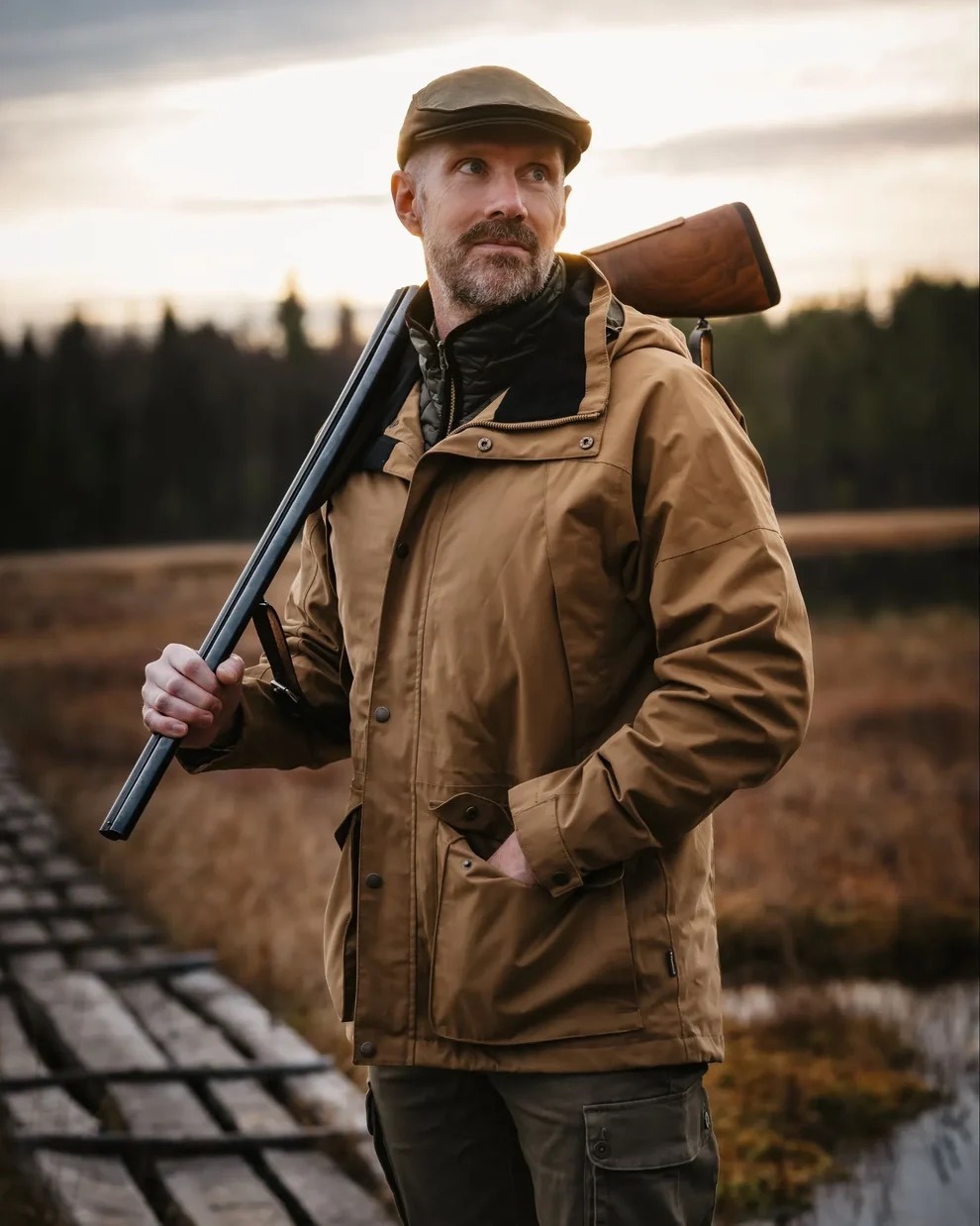 Pinewood Nydala Classic 2L miesten takki – Sandstone - Image 6